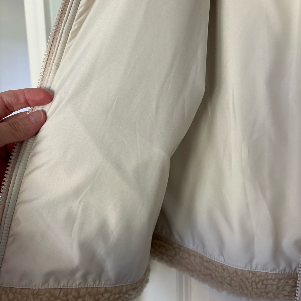 Patagonia Womens Cream Sherpa Jacket - Picture 6 of 7